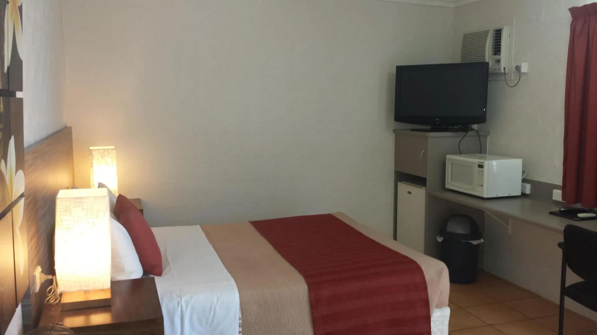 *** Motell Mid City Motor Inn Gladstone Australien